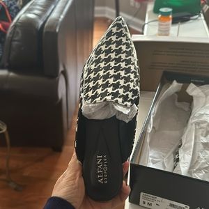 NWT - size 8 women’s black and white houndstooth patent leather slip ins